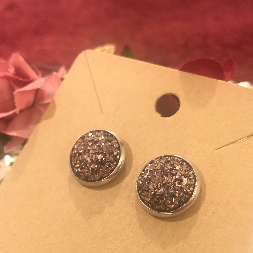 Druzy Resin Studs